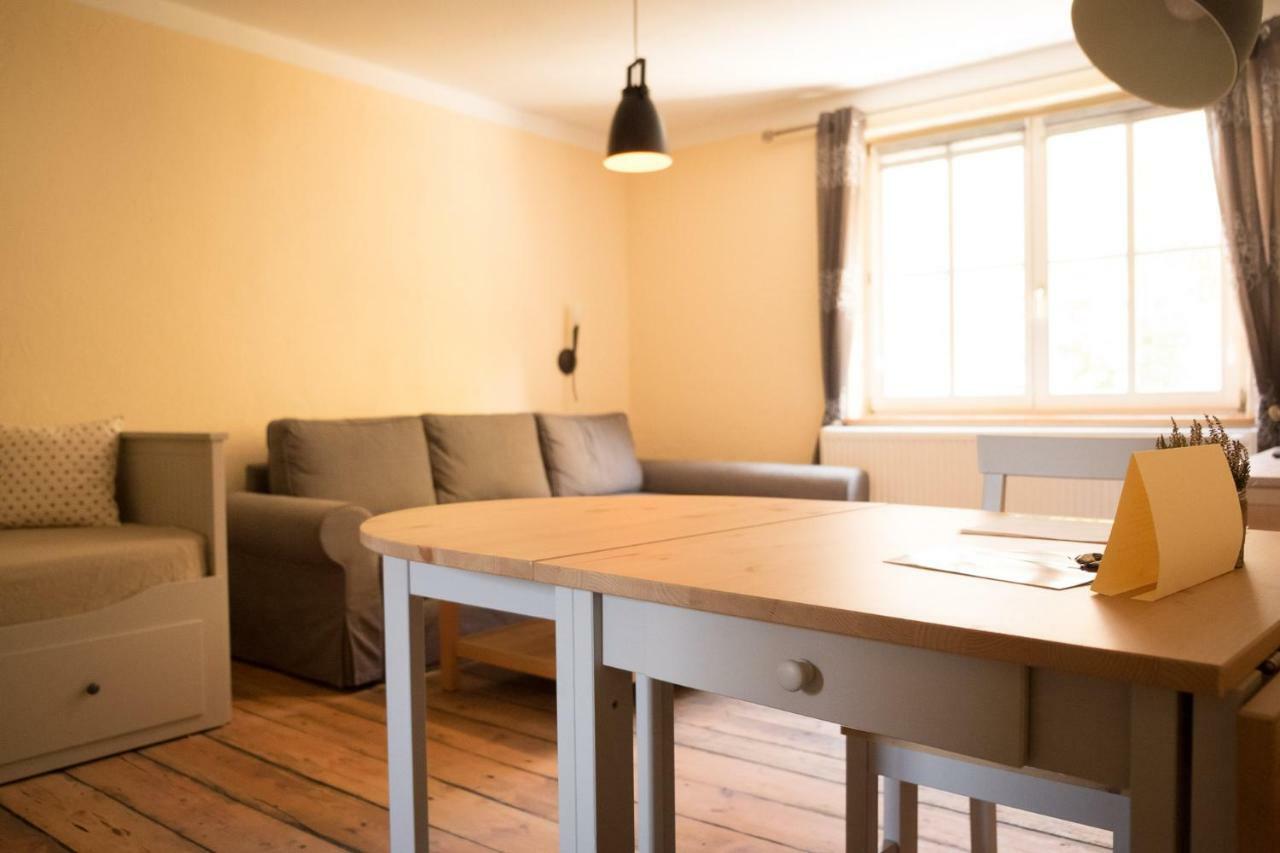 Moments Cafe & Apartmenthaus Thurnau Exteriör bild
