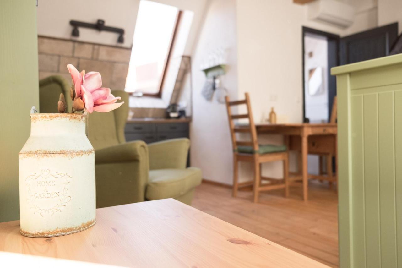 Moments Cafe & Apartmenthaus Thurnau Exteriör bild